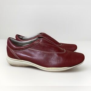 Vintage Ann Taylor women’s 7.5 Burgundy genuine Leather Slip-On Loafers sneakers